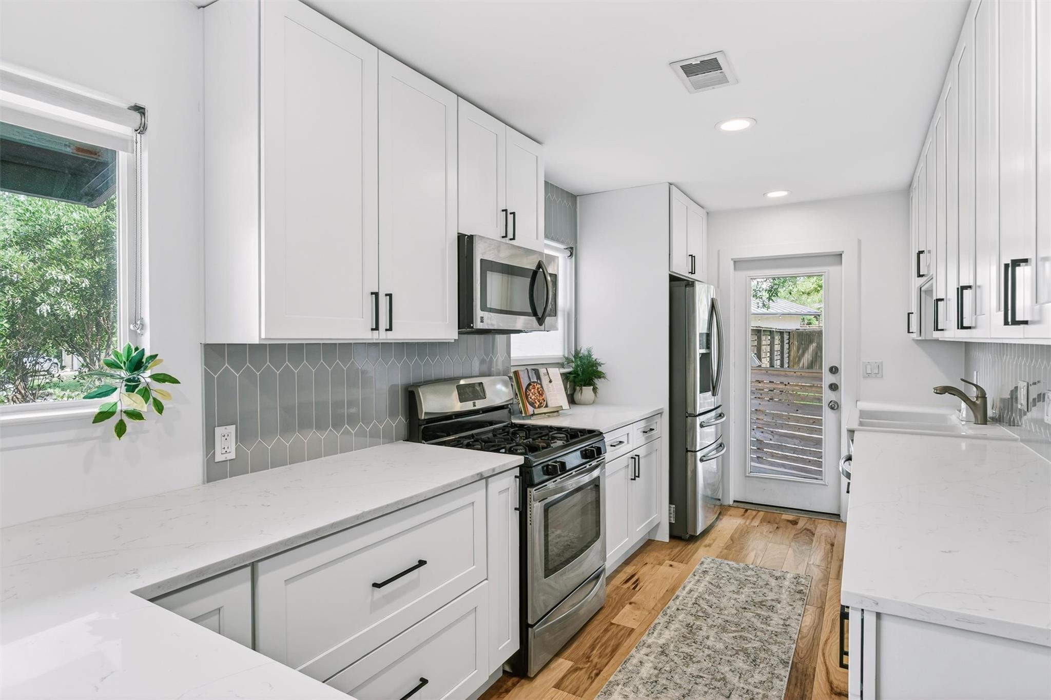 3005 Birdwood, Austin, TX 78704 — photo 1