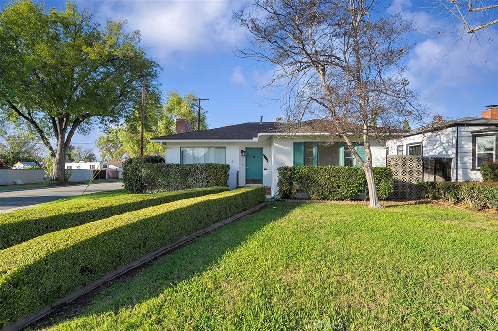4693 Central, Riverside, CA 92506 — photo 1