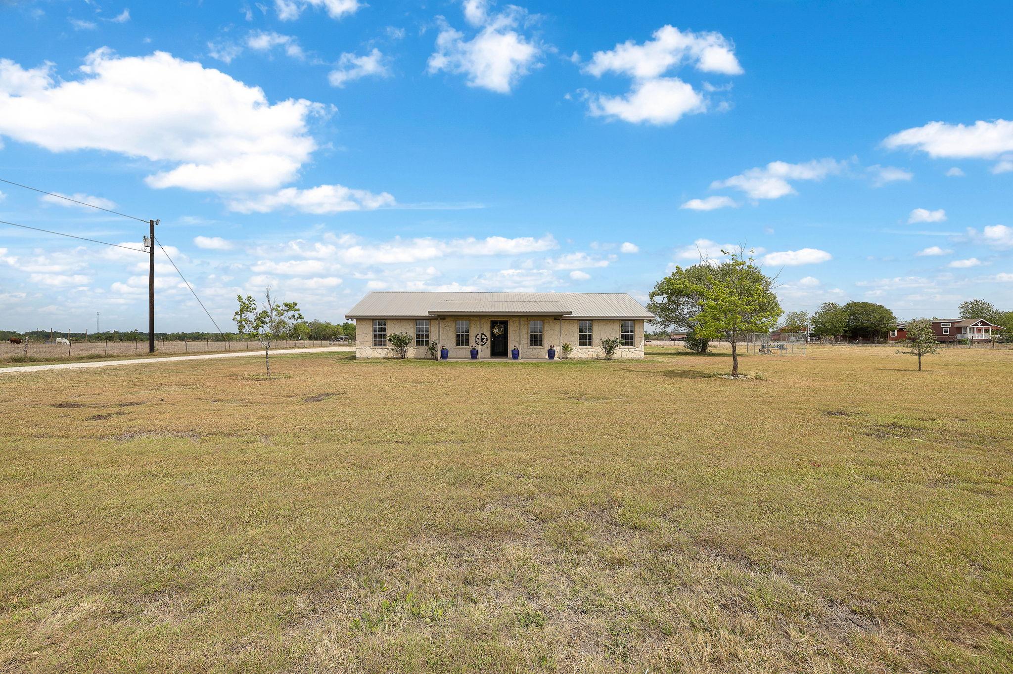 851 County Road 454, Taylor, TX 76574 — photo 1