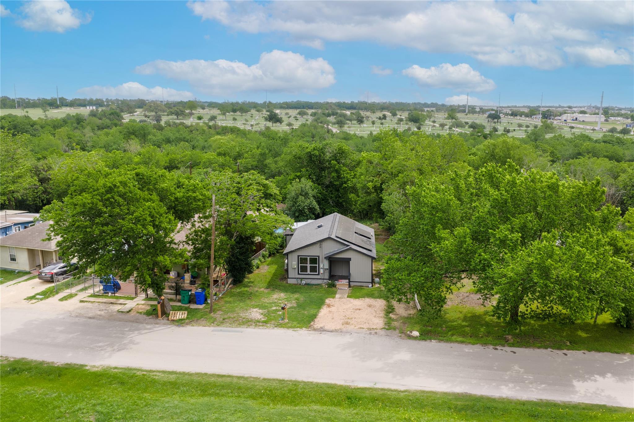 604 Burkett, Taylor, TX 76574 — photo 1