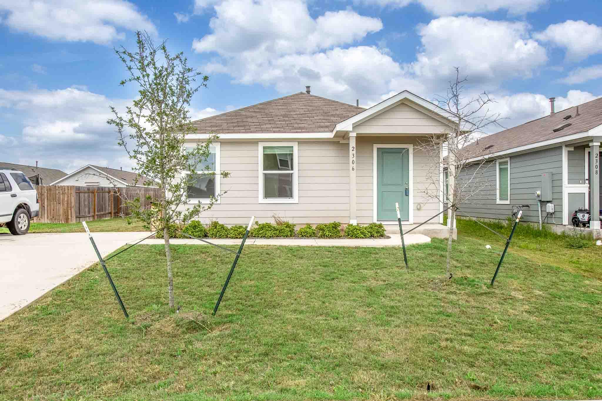 2306 Tornado, Lockhart, TX 78644 — photo 1