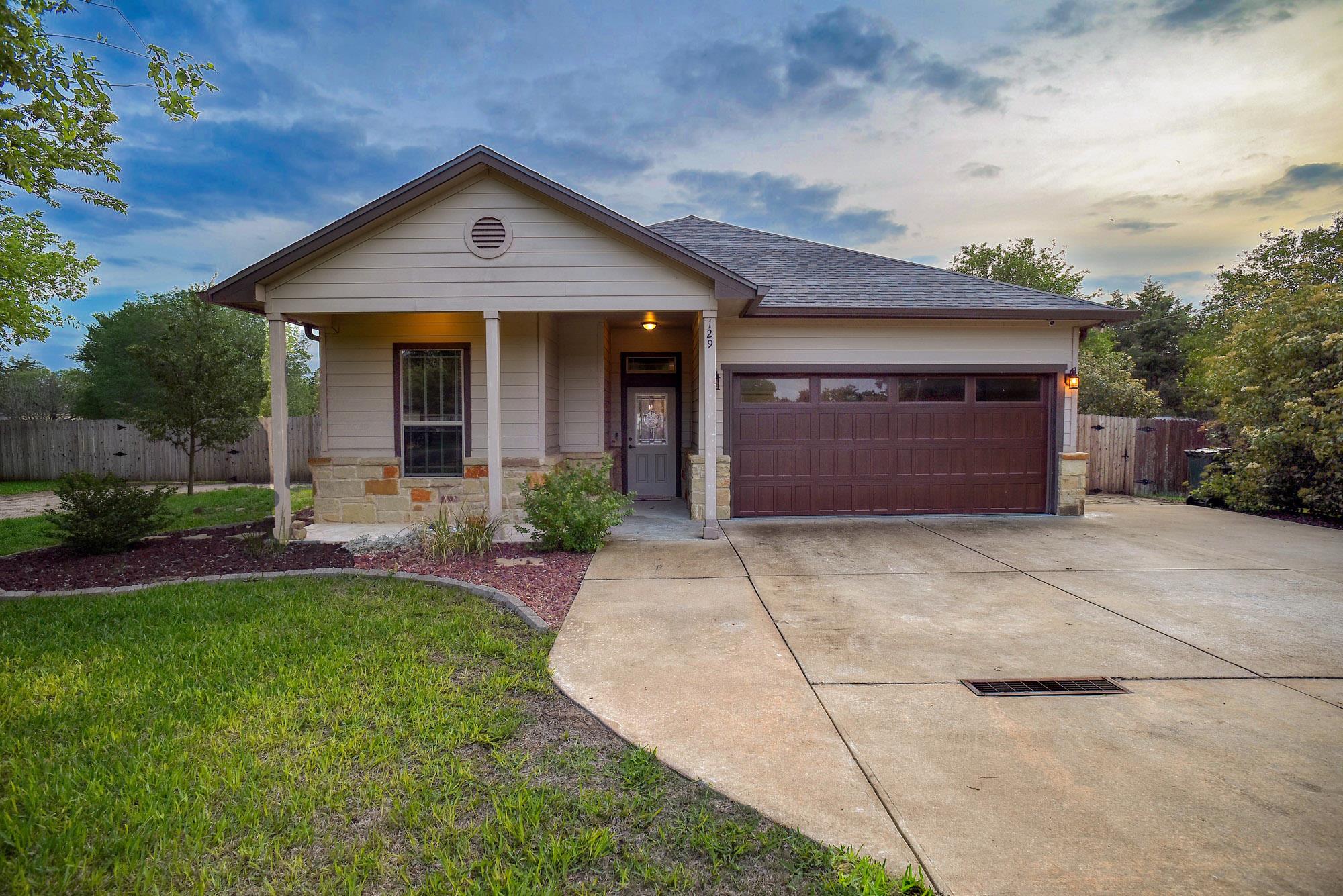 129 Haliimaile, Bastrop, TX 78602 — photo 1
