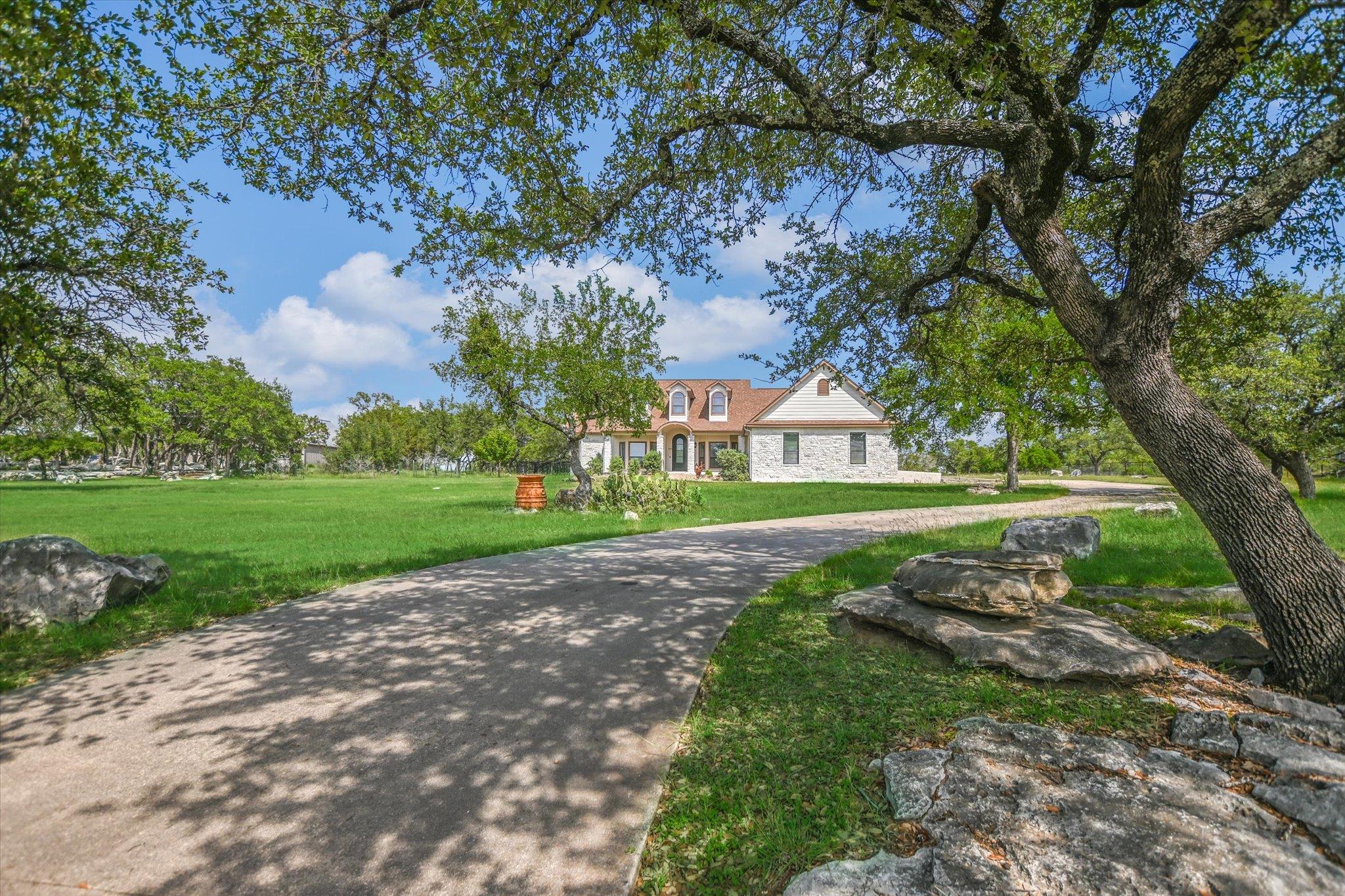 505 Vista View, Spicewood, TX 78669 — photo 1