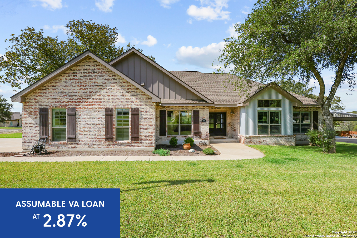 100 W Ashton, Floresville, TX 78114 — photo 1