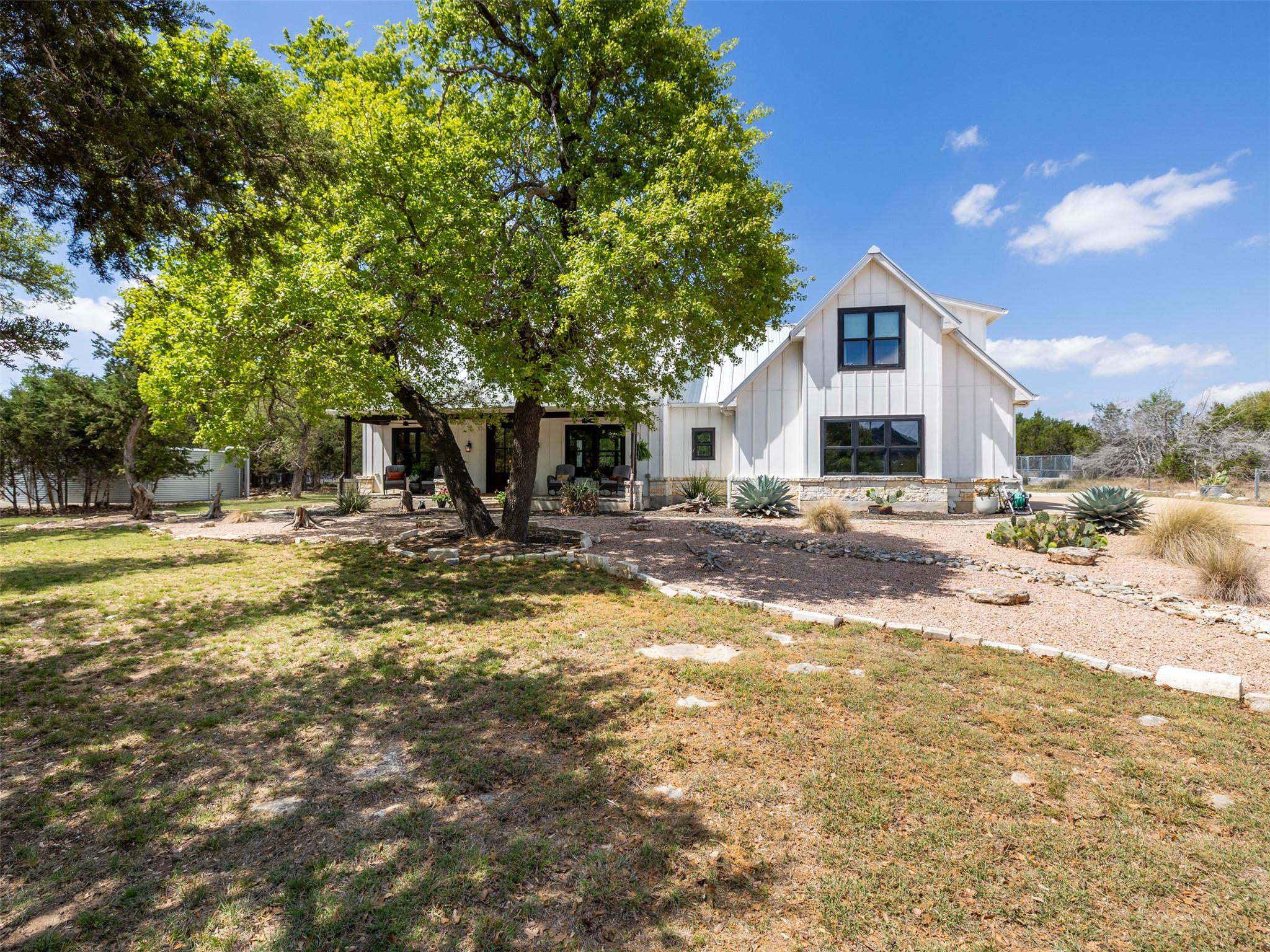 933 Beauchamp, Dripping Springs, TX 78620 — photo 1