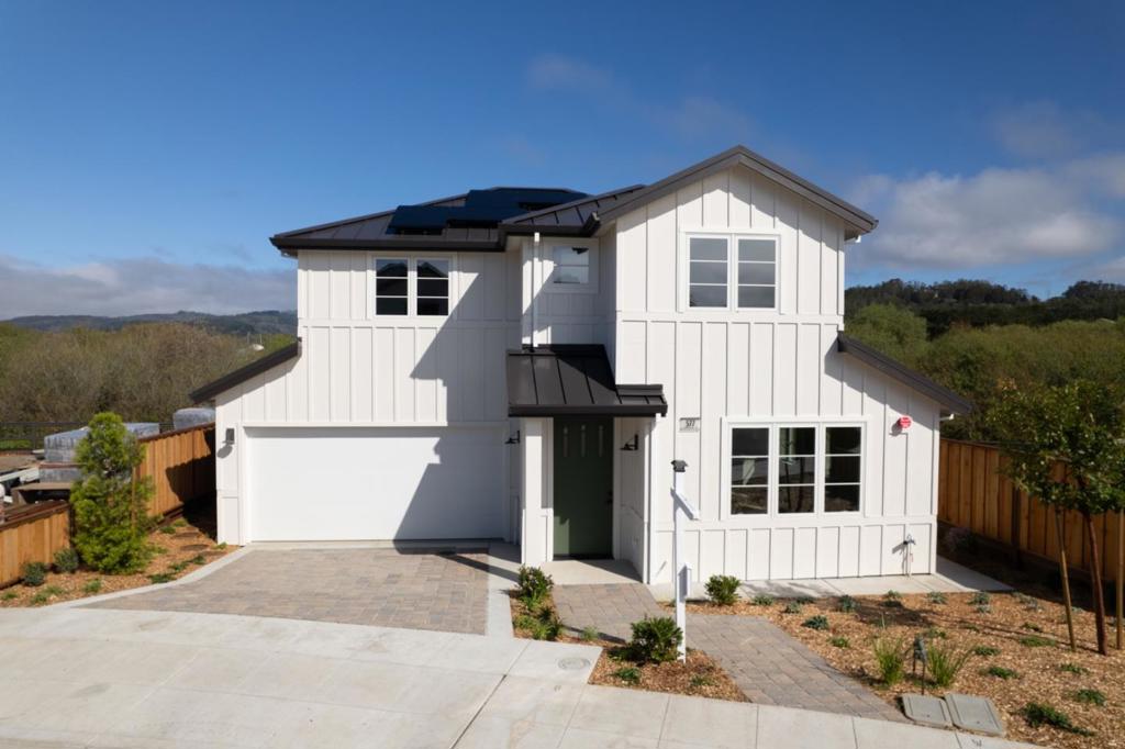 577 Creekside Court, Half Moon Bay, CA 94019 — photo 1