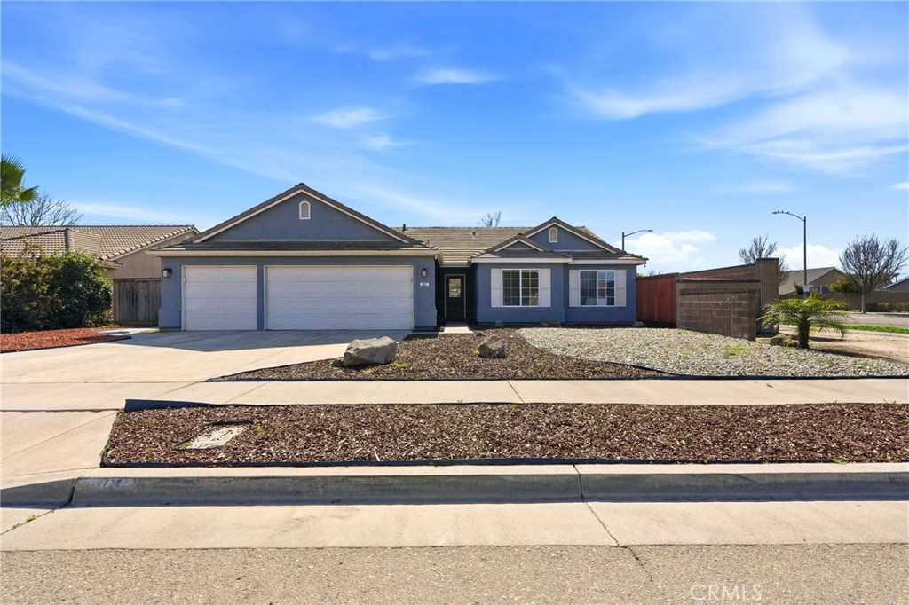 865 Avalon Drive, Lemoore, CA 93245 — photo 1
