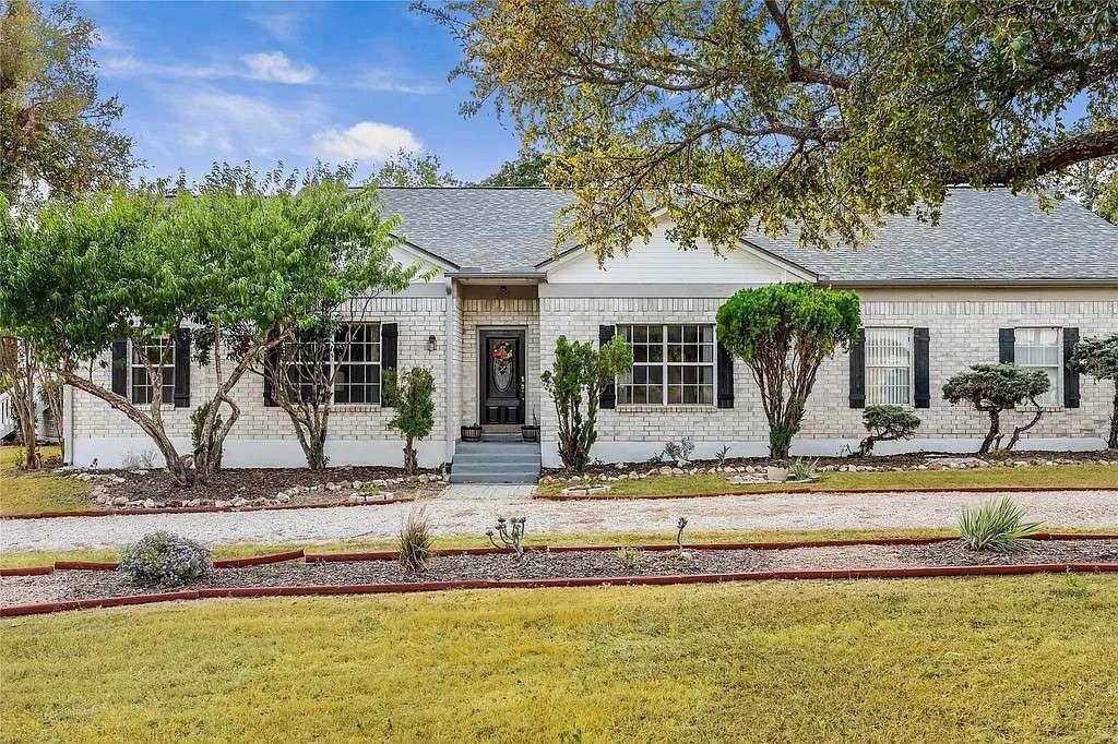 107  Patricia Rd, Georgetown, TX 78628 — photo 1