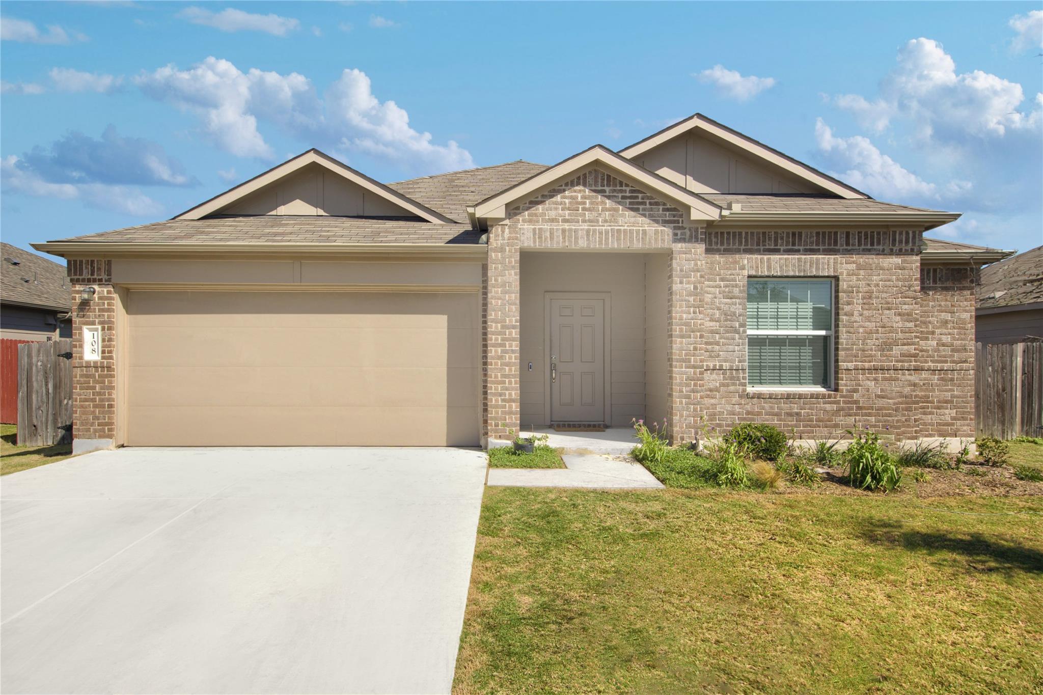 108  Red Buckeye St