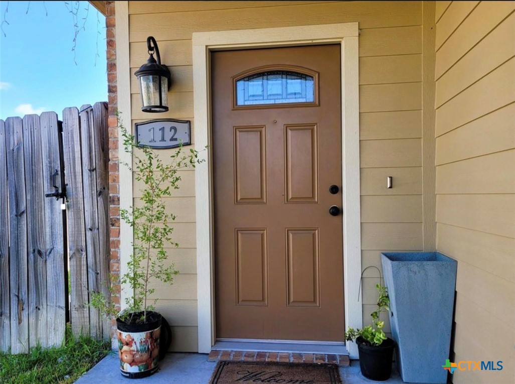 112 Teakwood Drive, Victoria, TX 77901 — photo 1