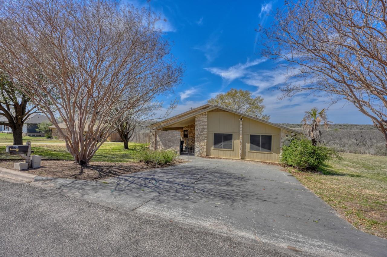 1702  Sunset Dr, Marble Falls, TX 78654 — photo 1
