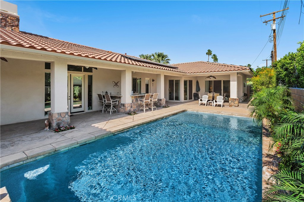 1221 Linda Vista