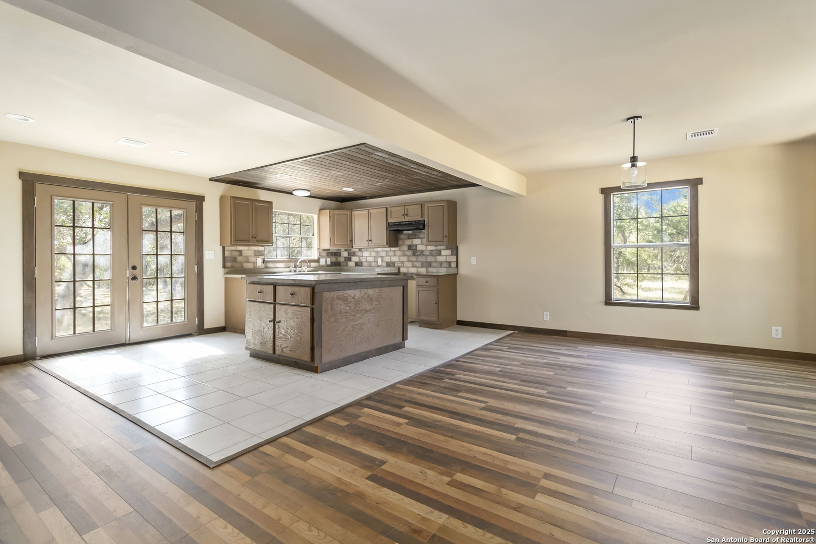 1260 comanche, , 78003 — photo 1