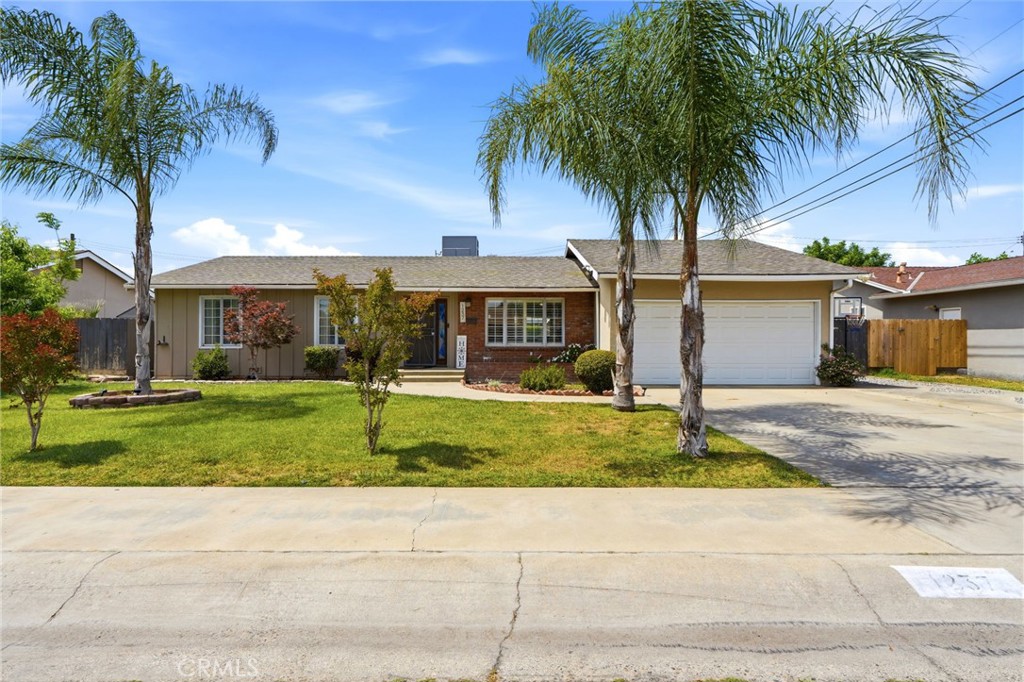1237 S Clover, Visalia, CA 93277 — photo 1