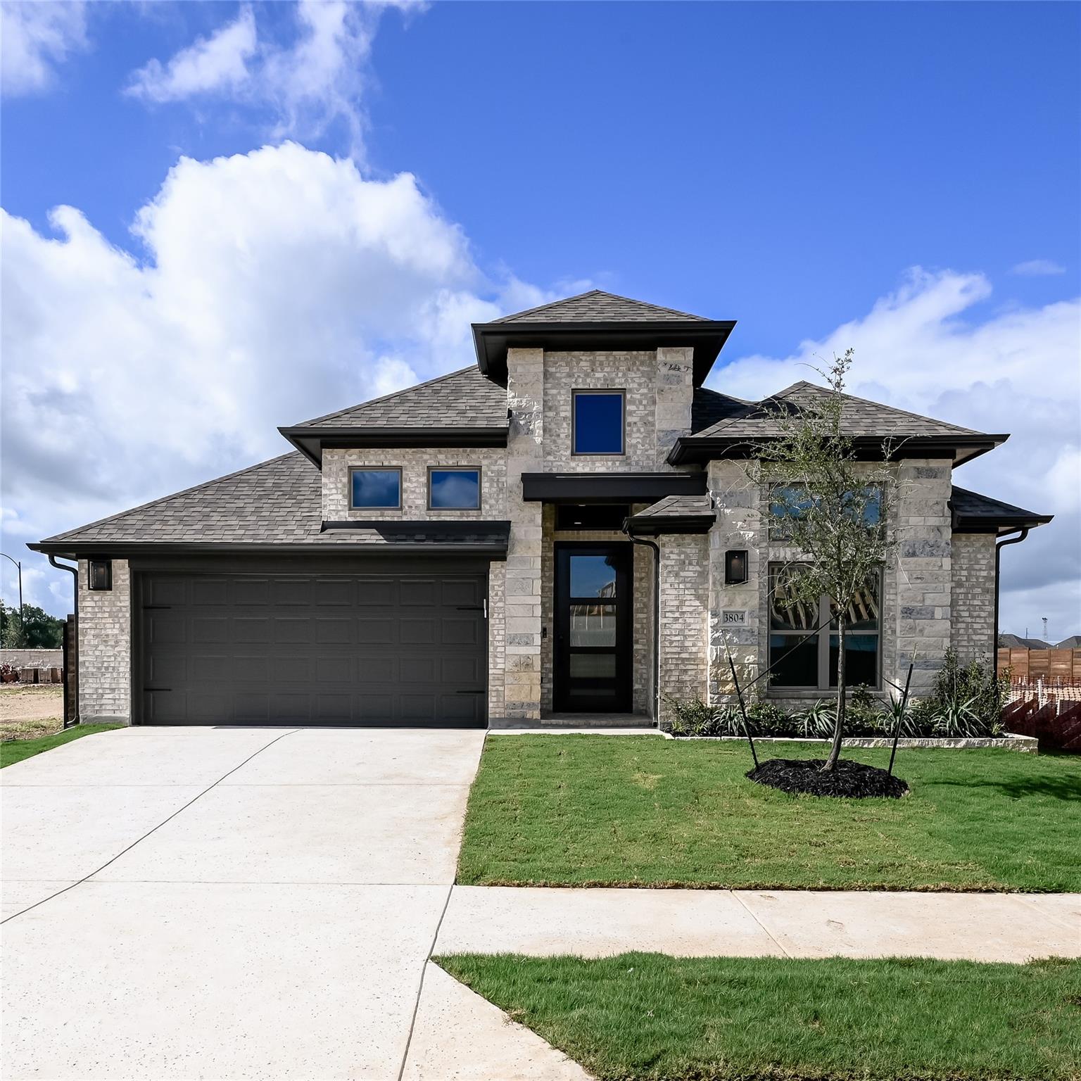 3804  Sonesta St, Lockhart, TX 78644 — photo 1