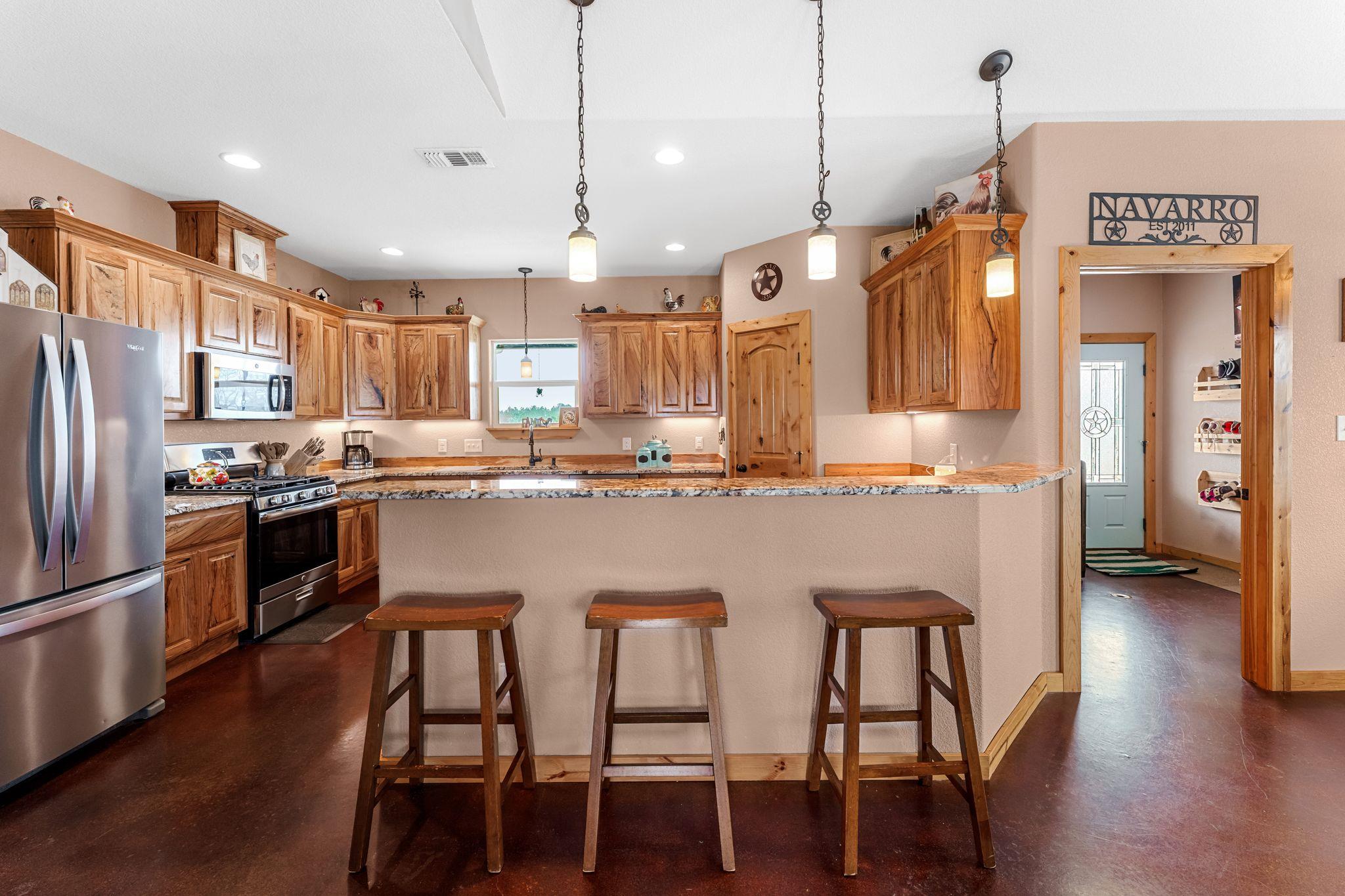 935 Highway 21 E, Paige, TX 78602 — photo 1