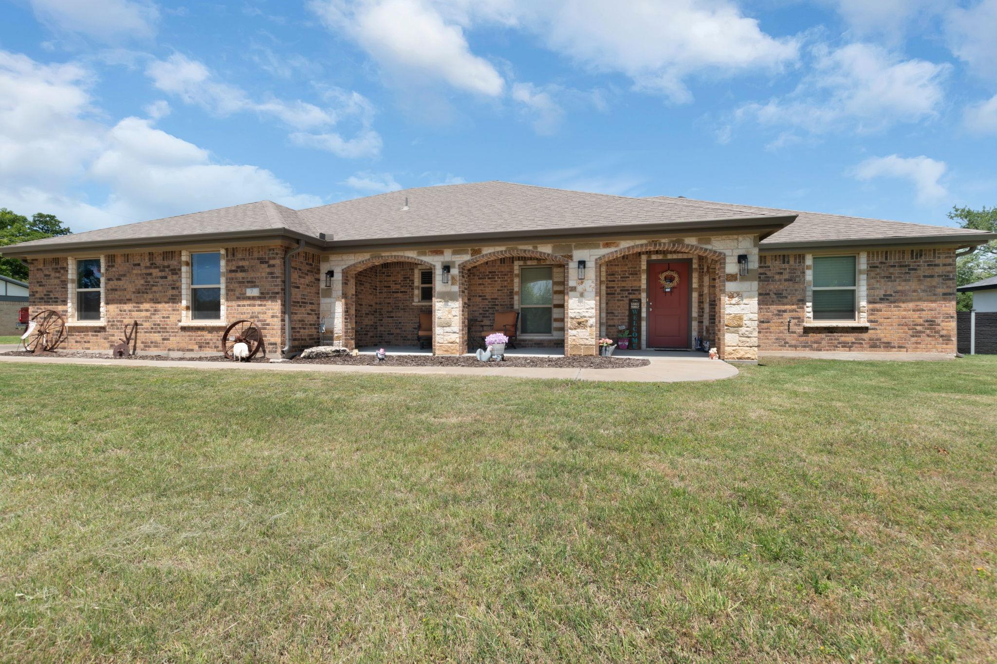 7 Deb Lynn, Lampasas, TX 76550 — photo 1