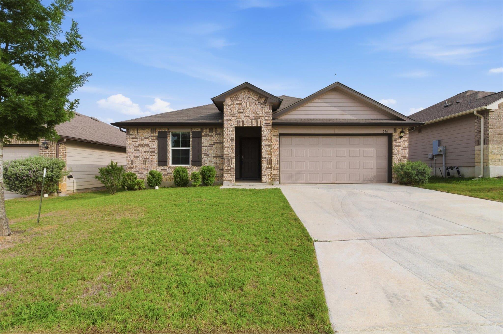 716 Monarch, Seguin, TX 78155 — photo 1