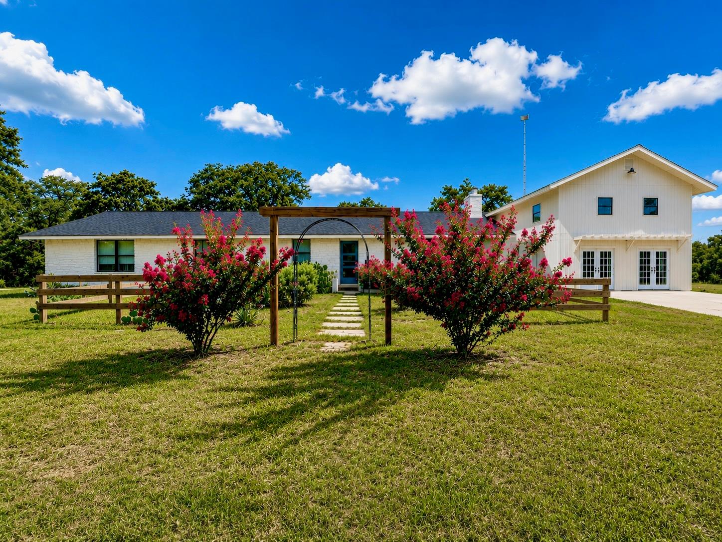 510 Thousand Oaks, Cedar Creek, TX 78612 — photo 1