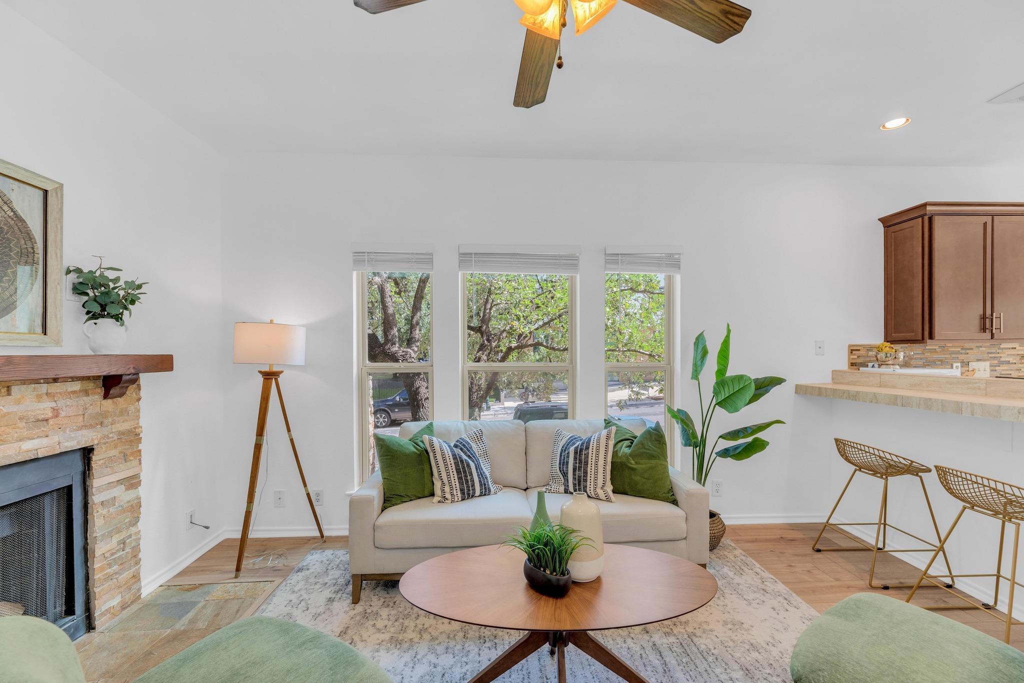 2414 Longview, Austin, TX 78705 — photo 1