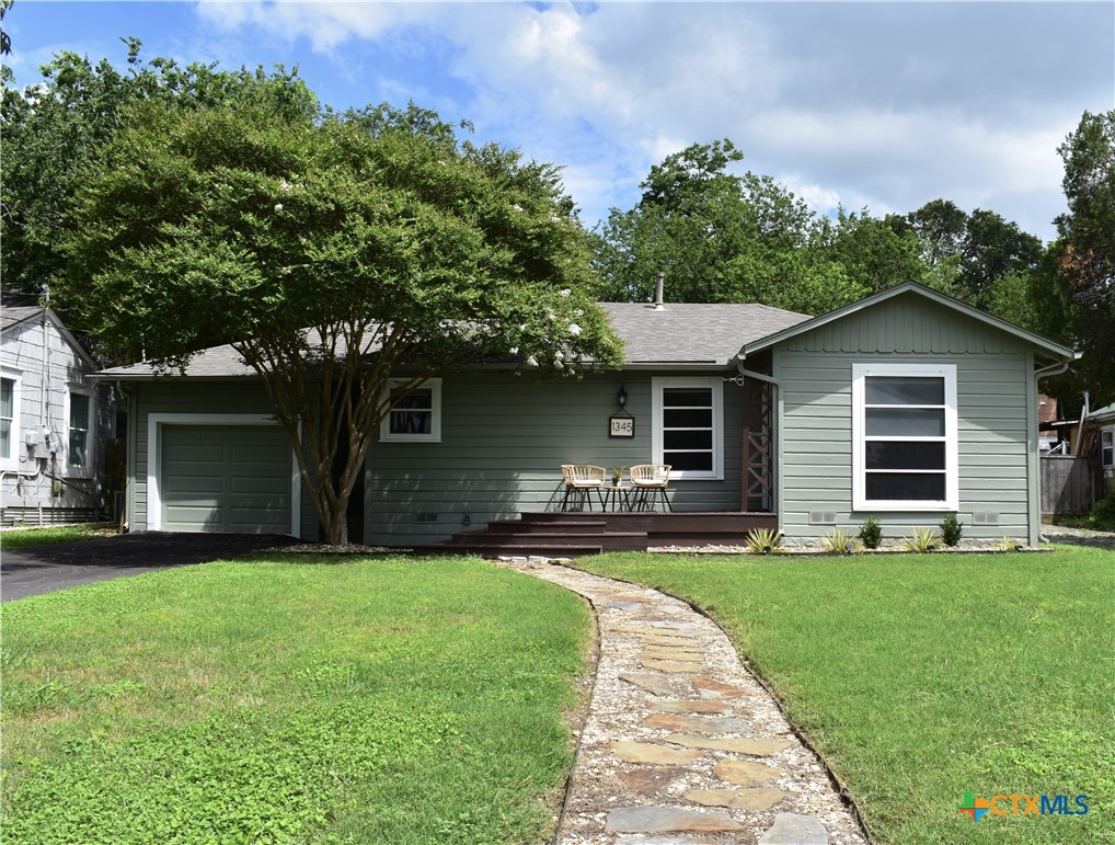 1345 Lee Street, New Braunfels, TX 78130 — photo 1