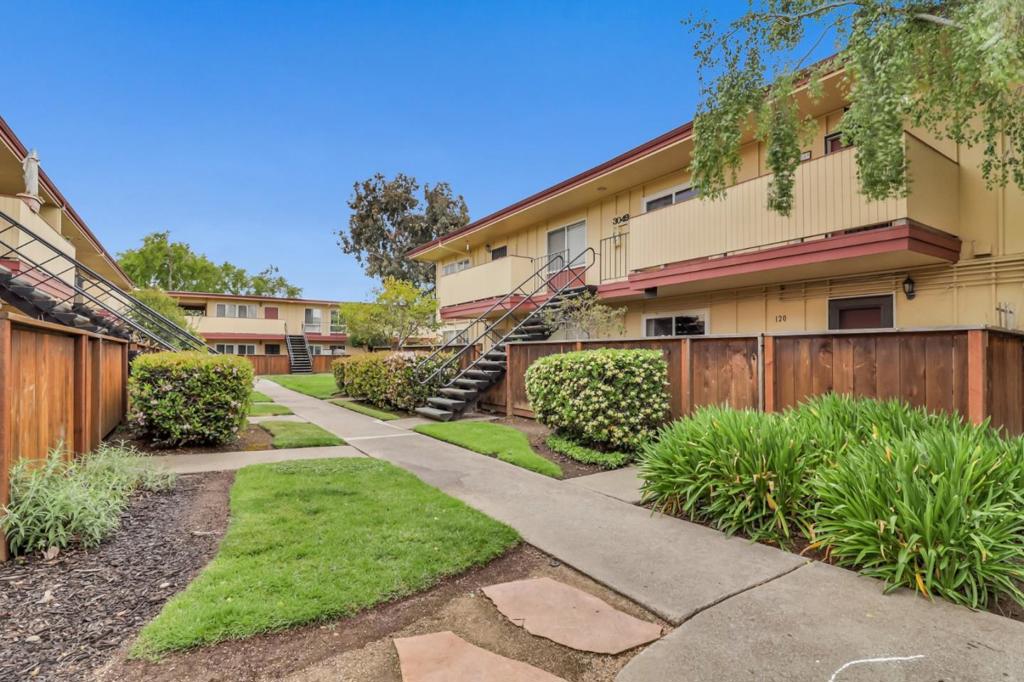 3049 Los Prados Street 223, San Mateo, CA 94403 — photo 1