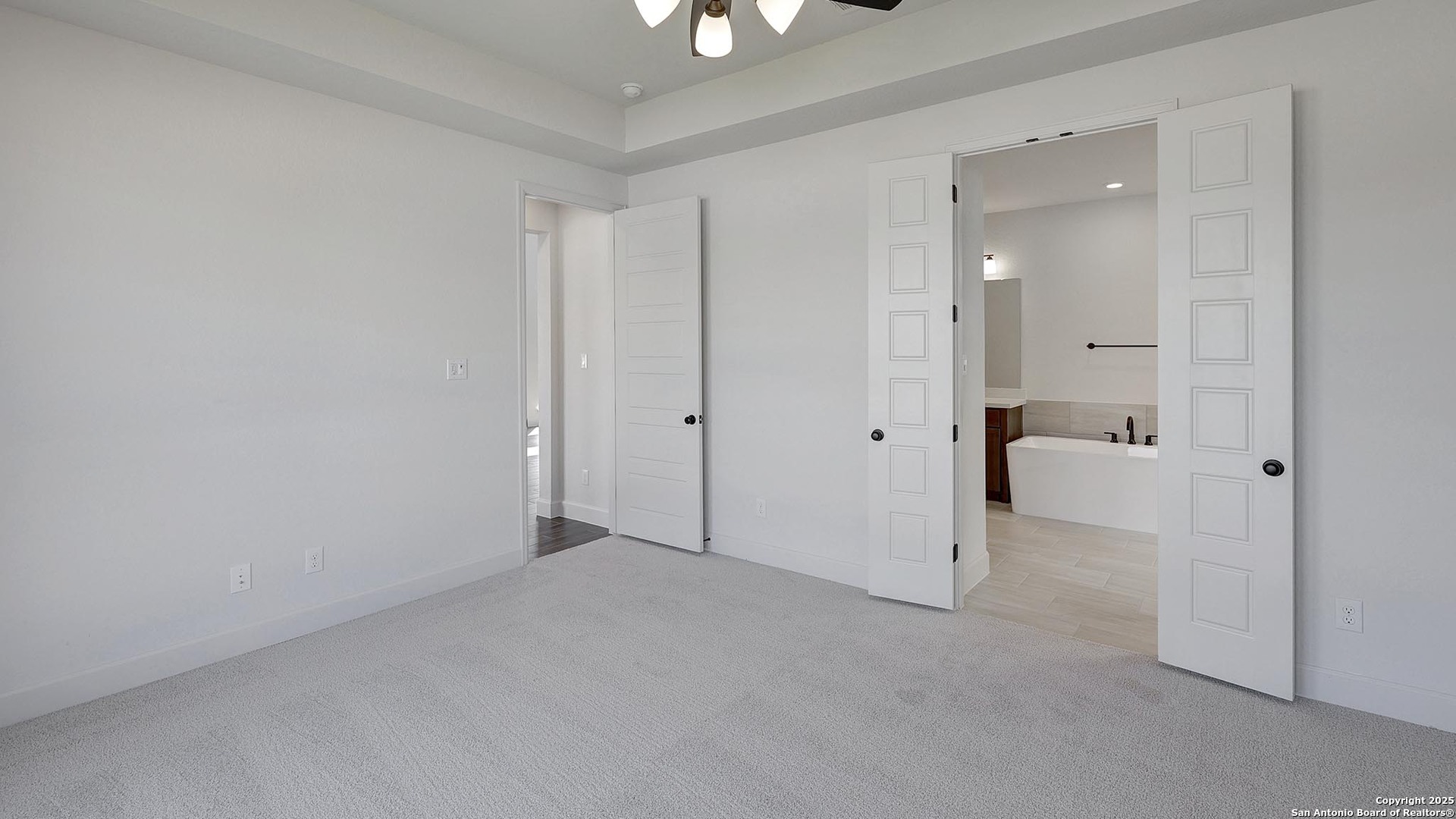 233 Hidalgo, ,  78006 — photo 1