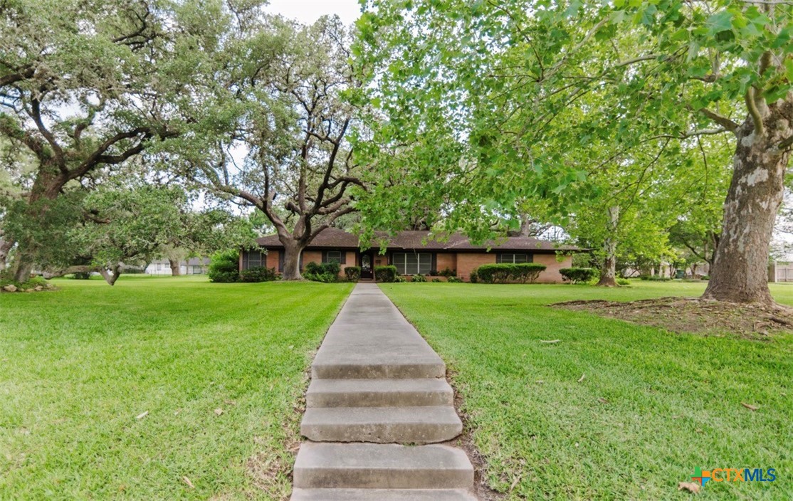 1209 Moss Lane, Cuero, TX 77954 — photo 1