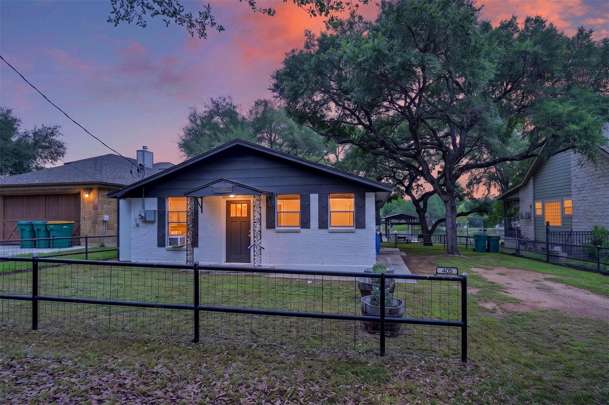 405 Robin Hood, Granite Shoals, TX 78654 — photo 1