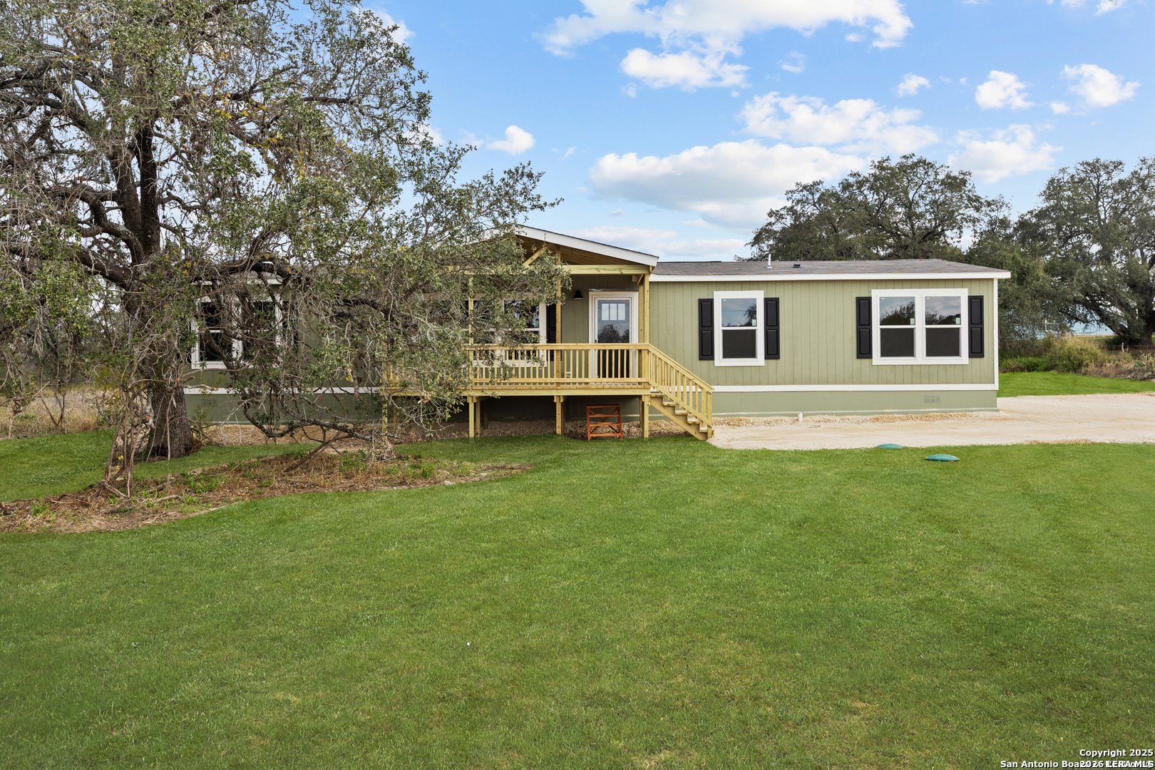 2711 FM 1332, , 78026 — photo 1