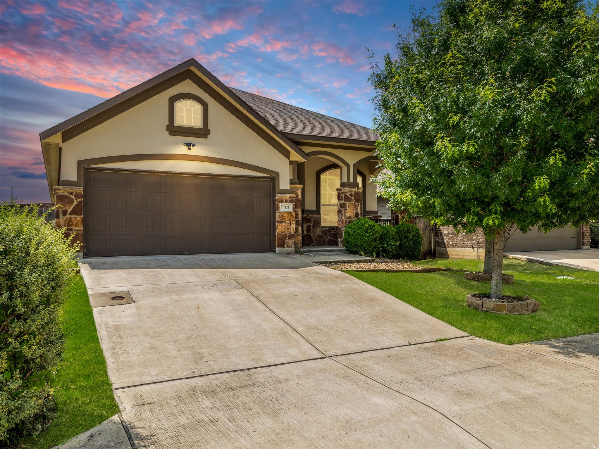 717  Blue Agave Ln