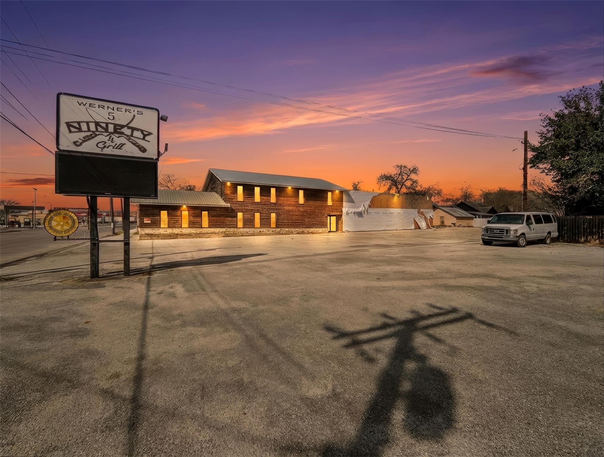 317 Avenue E, Shiner, TX 77984 — photo 1