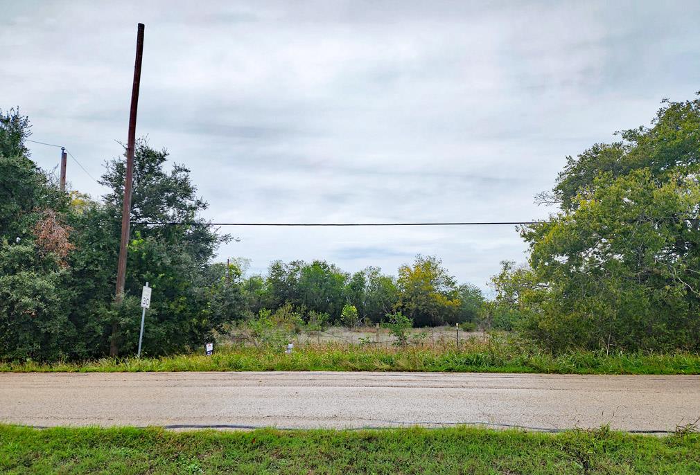 1411 Old Thorndale, Taylor, TX 76574 — photo 1