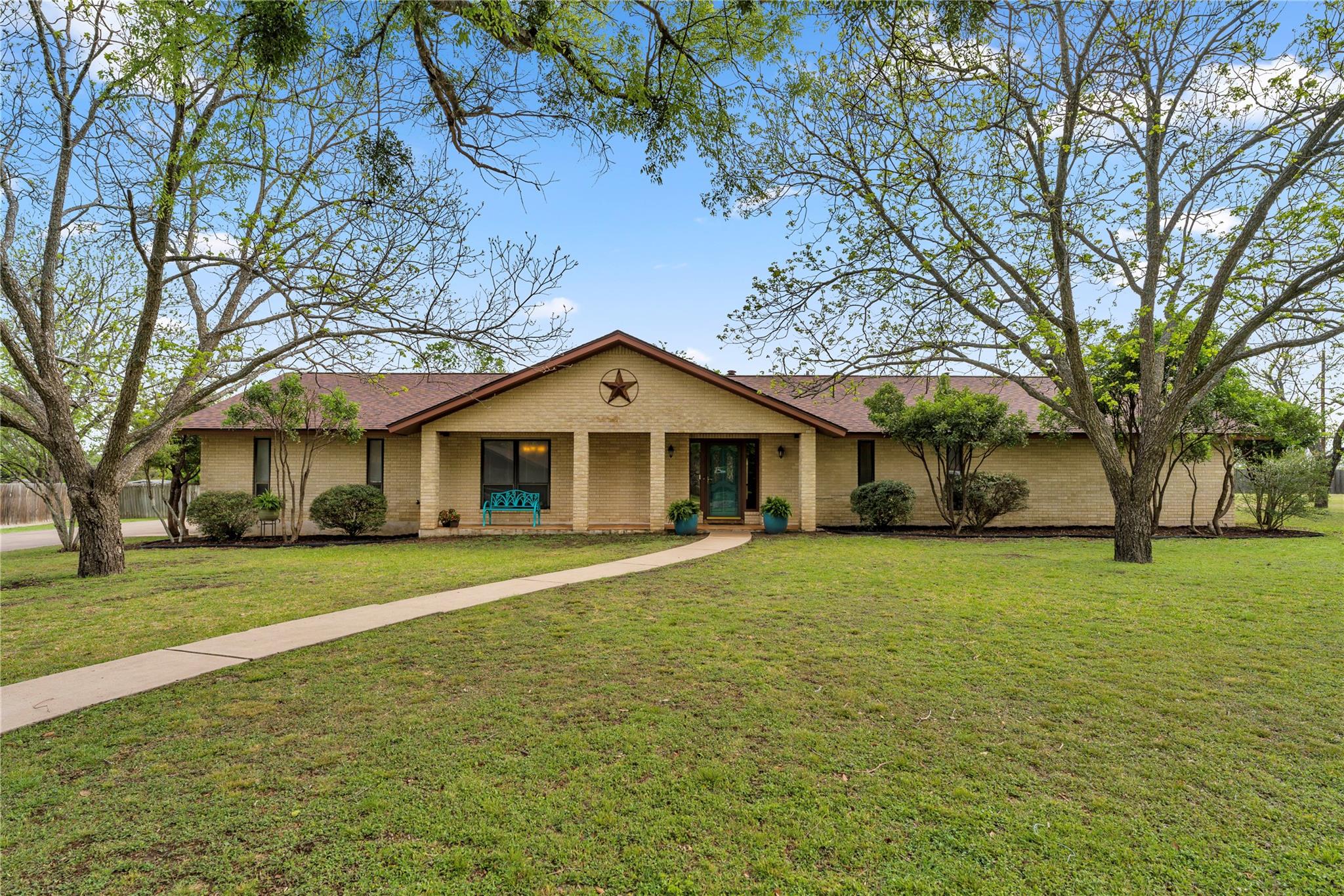 217 Corder, Burnet, TX 78611 — photo 1