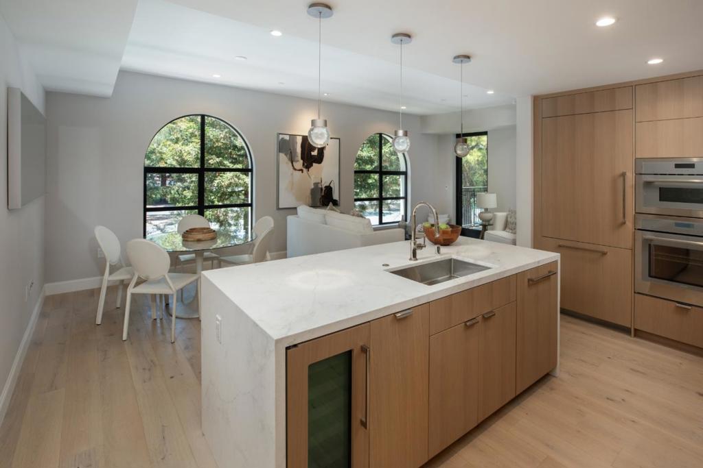 450 FIRST 208, Los Altos, CA 94022 — photo 1