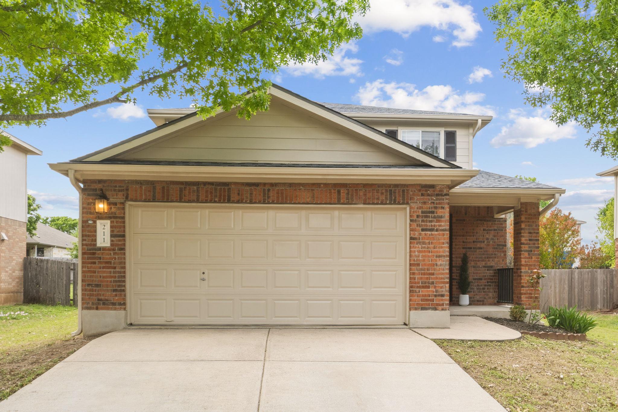 211 Banner, Leander, TX 78641 — photo 1