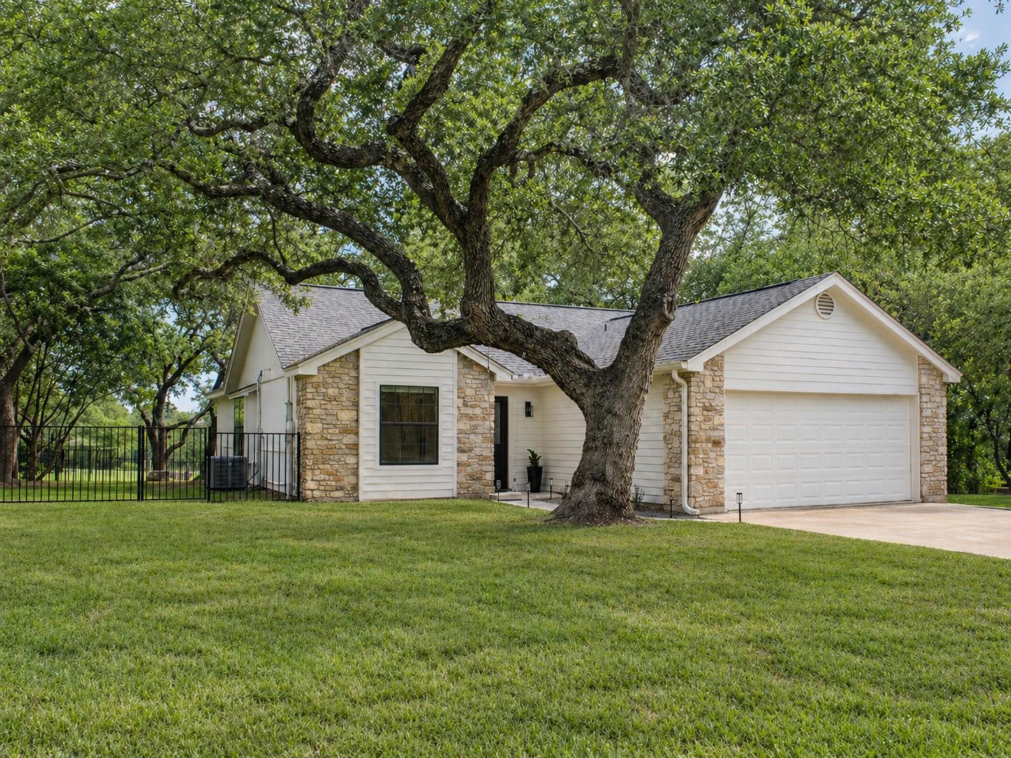 34 Pebblebrook, Wimberley, TX 78676 — photo 1