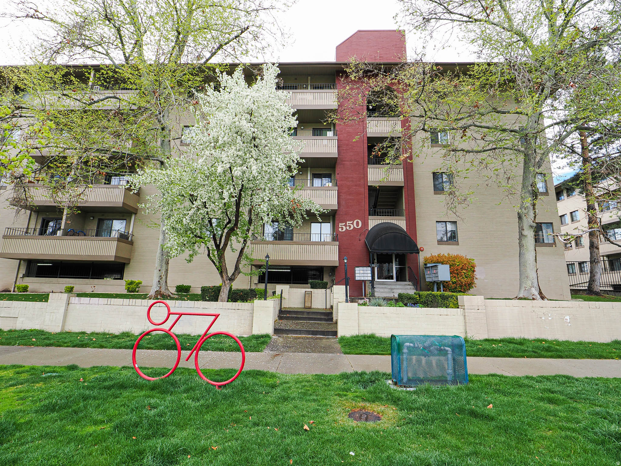 550 S 400 E #3102, Salt Lake City, UT 84111 — photo 1