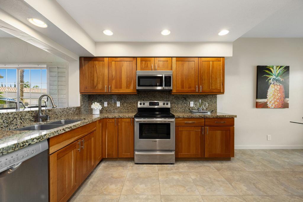 618 Vista Lago Circle N, Palm Desert, CA 92211 — photo 1