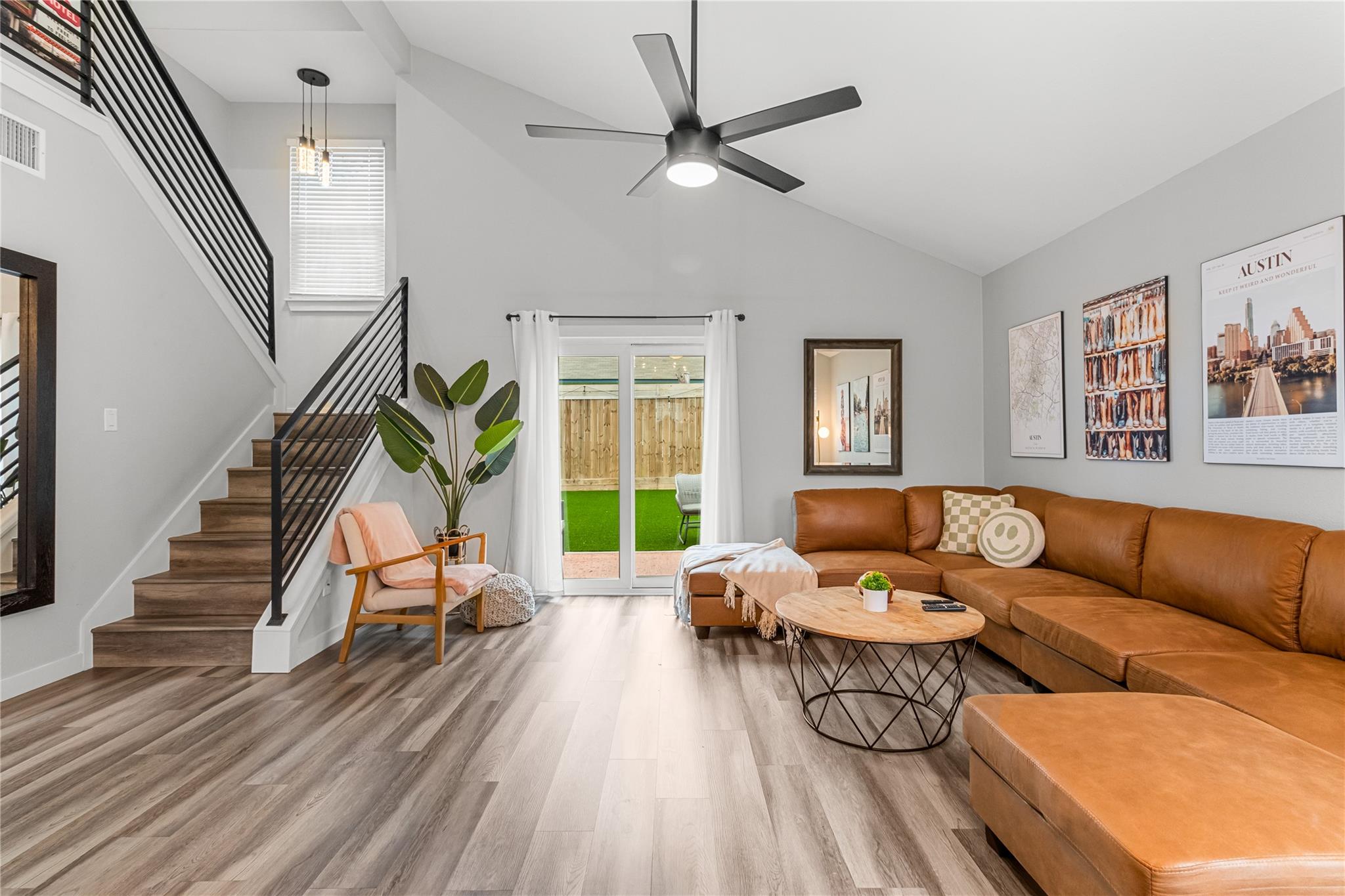5405 Meadow, Austin, TX 78744 — photo 1
