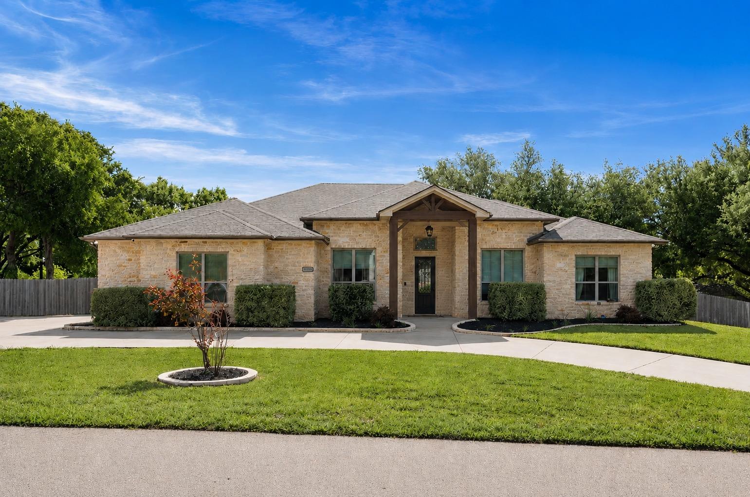 1006 Deer, Salado, TX 76571 — photo 1