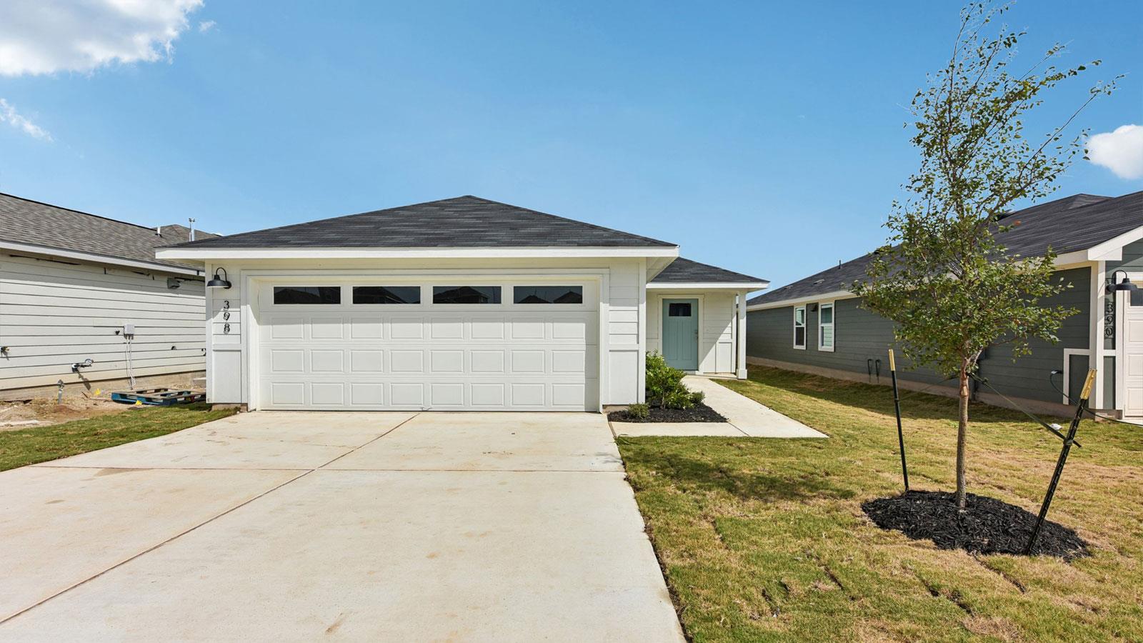 398 Ebbsfleet, Uhland, TX 78640 — photo 1