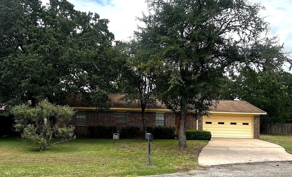 240 Reed, La Grange, TX 78945 — photo 1