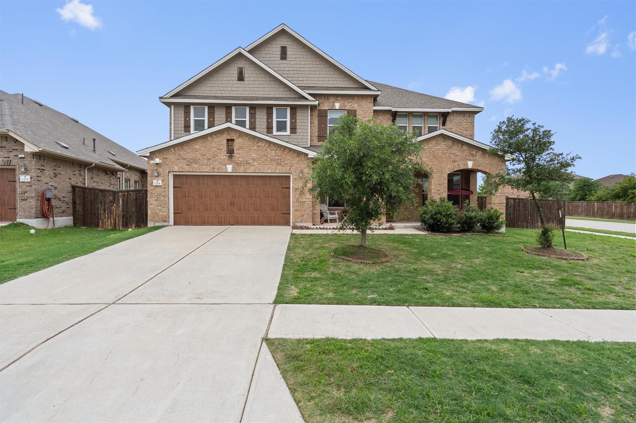 1201  Euless Ln