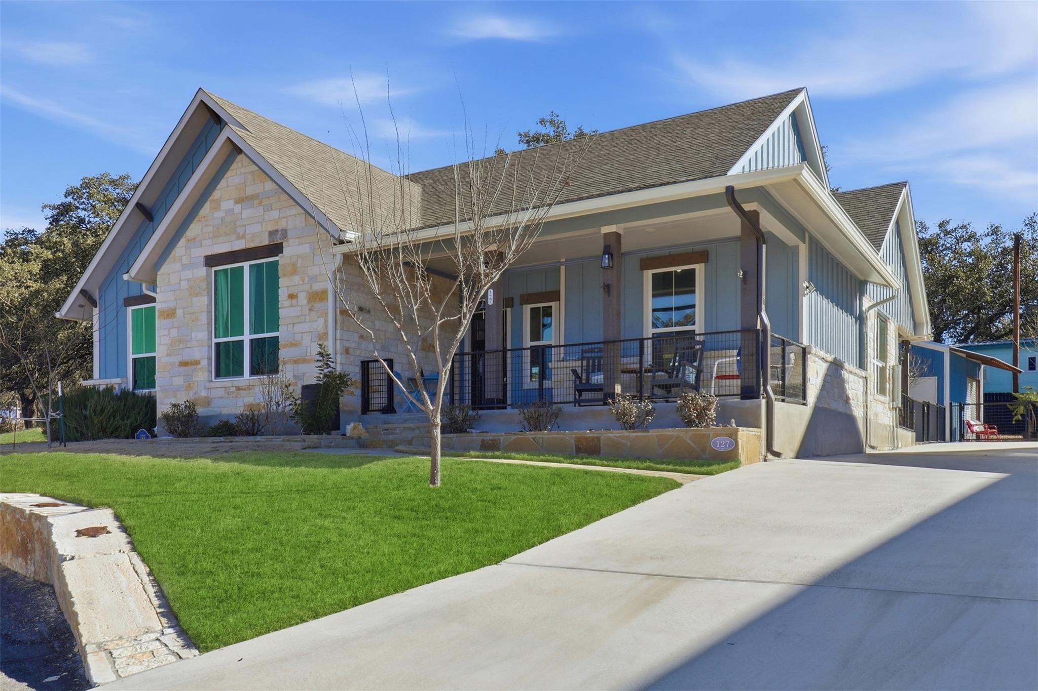 127  Hidden Oaks Dr