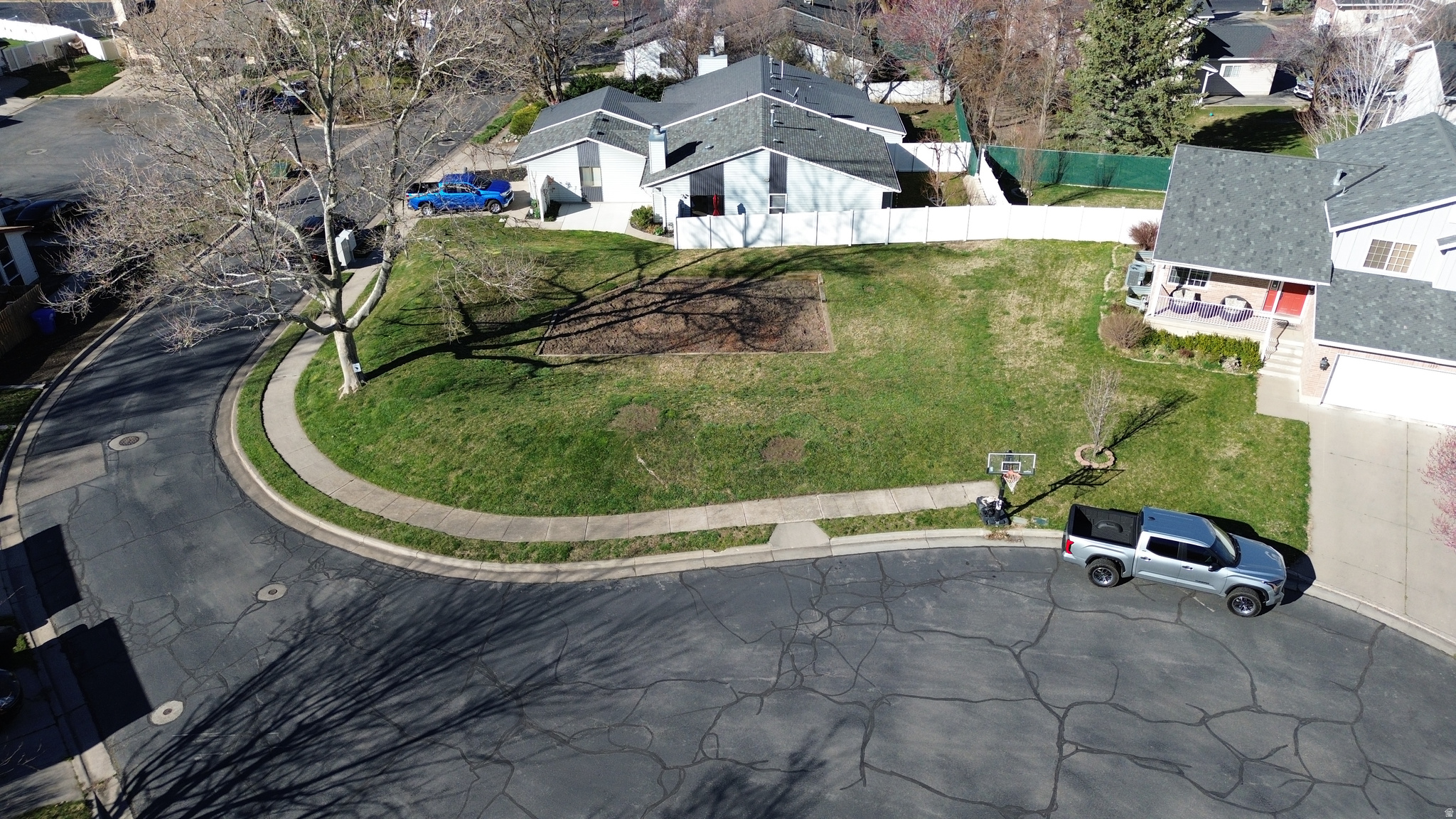 1325  LUPINE WAY
