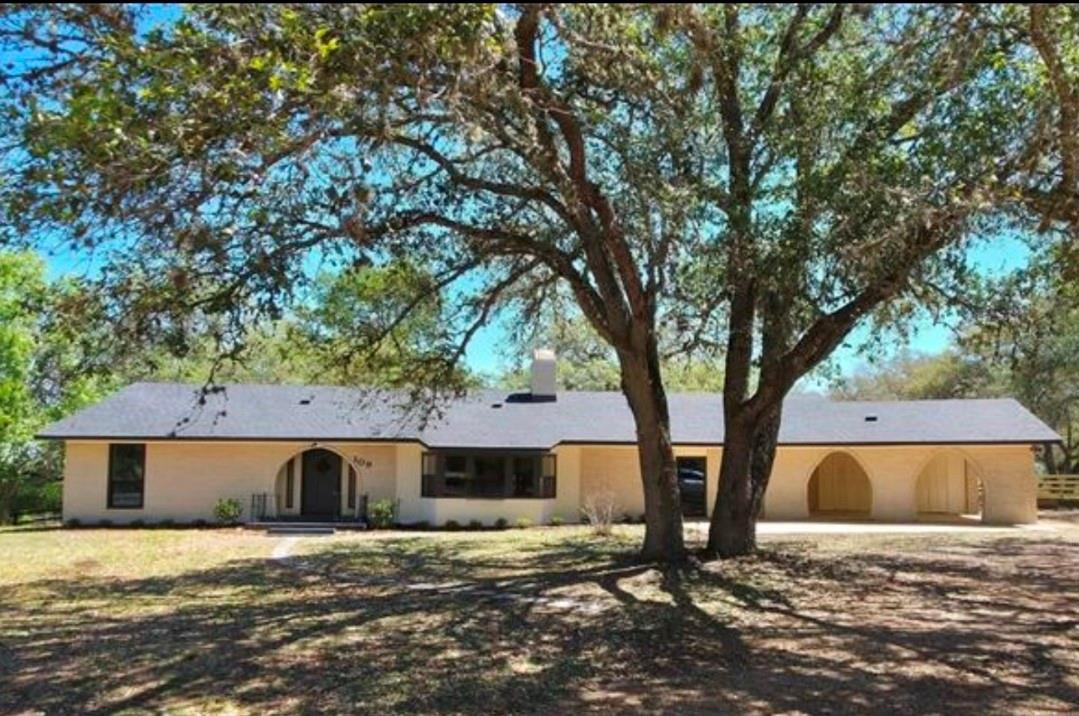 109  Cernosek Rd, La Grange, TX 78945 — photo 1