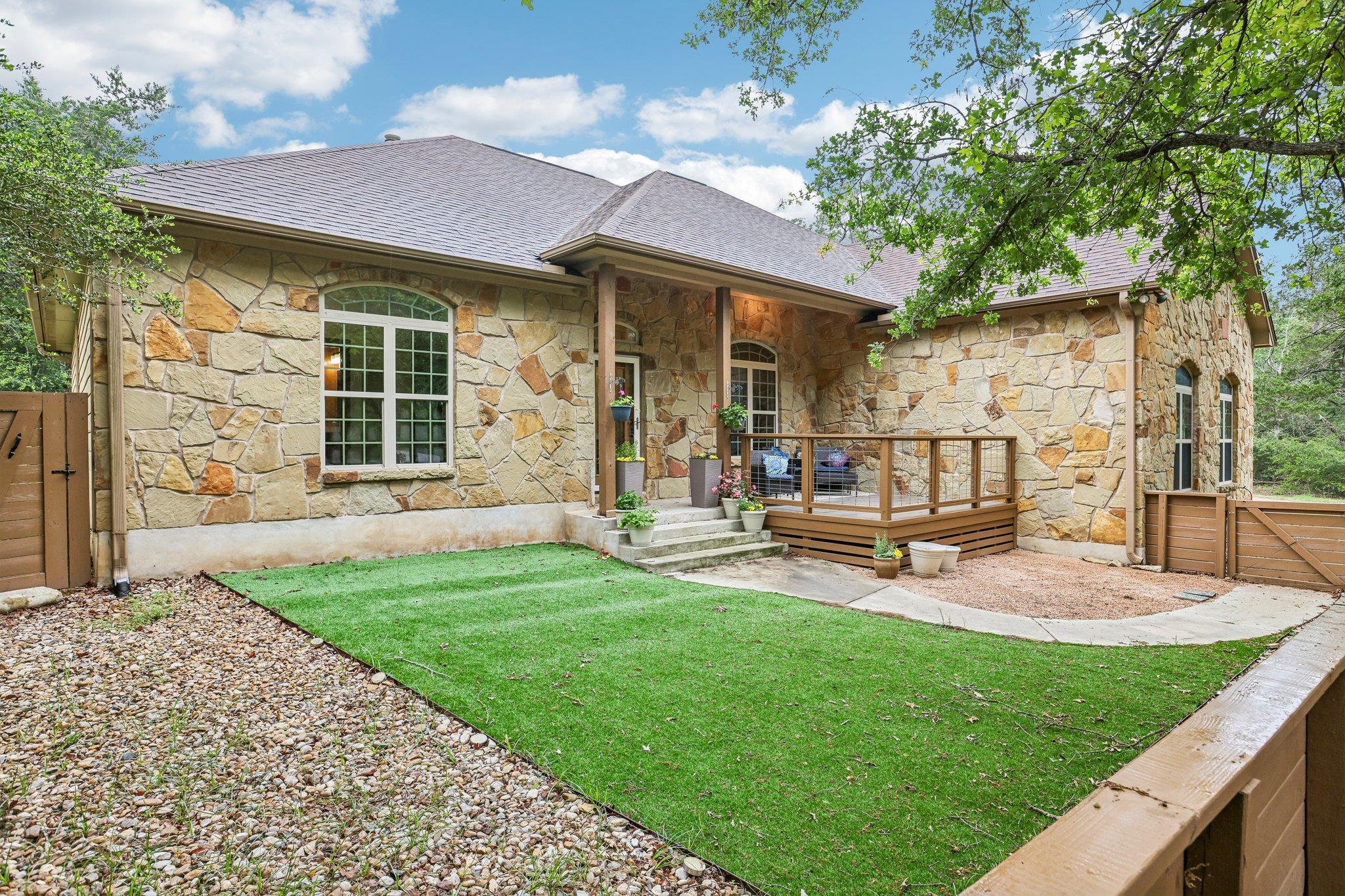 267  Corral Rd, Smithville, TX 78957 — photo 1
