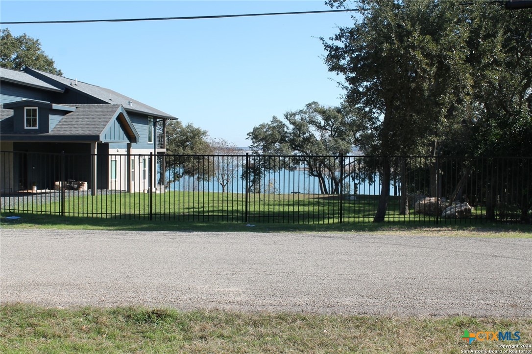 895 Lakebreeze Drive, Canyon Lake, TX 78133 — photo 1