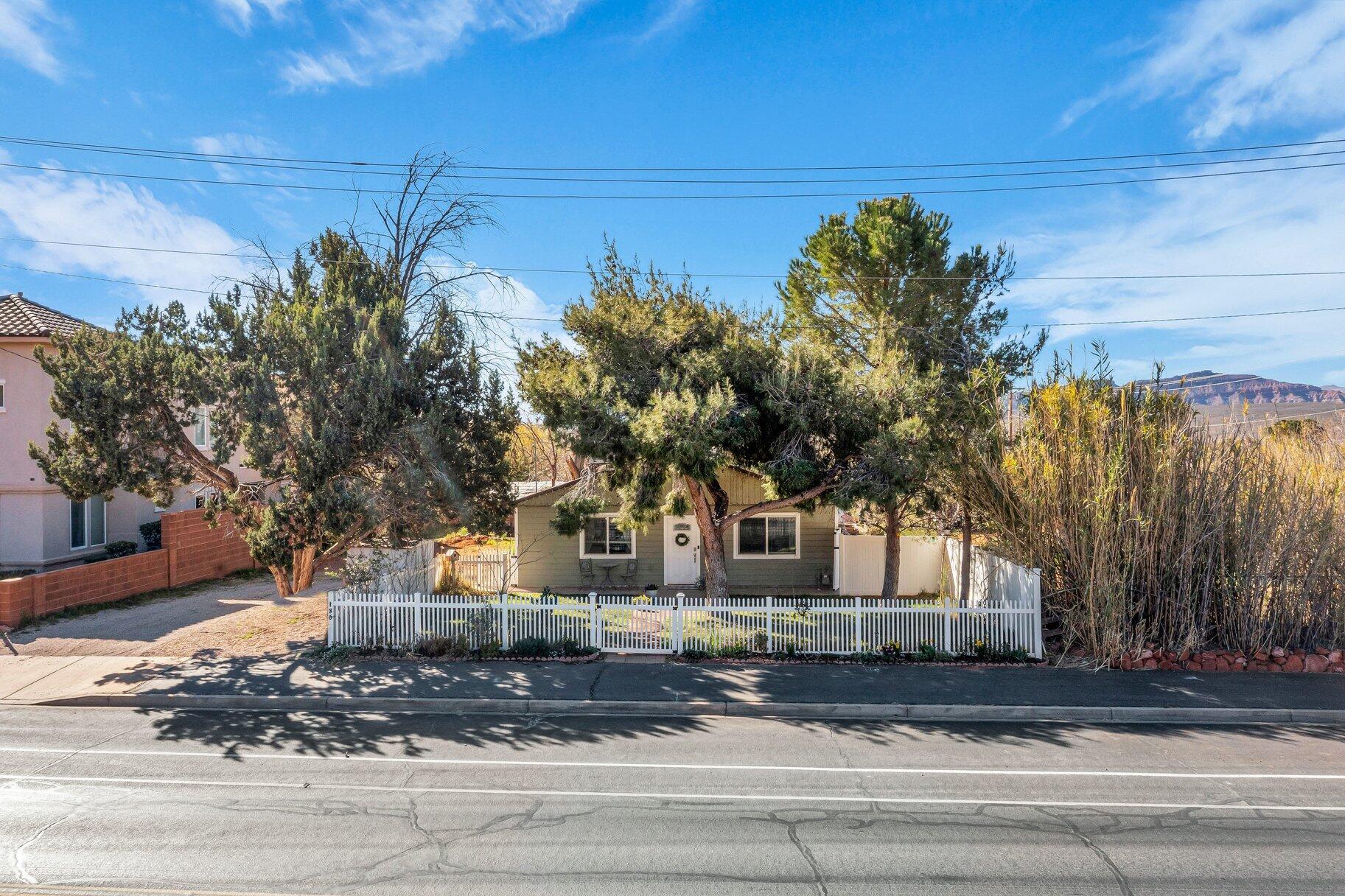 185 W Center ST, Ivins, UT 84738 — photo 1